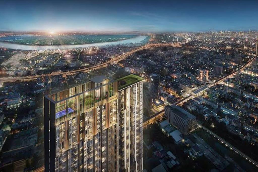 Luxury 29 Floor Pool Sky View King Bed Coworking Bts Pangsapuri *
