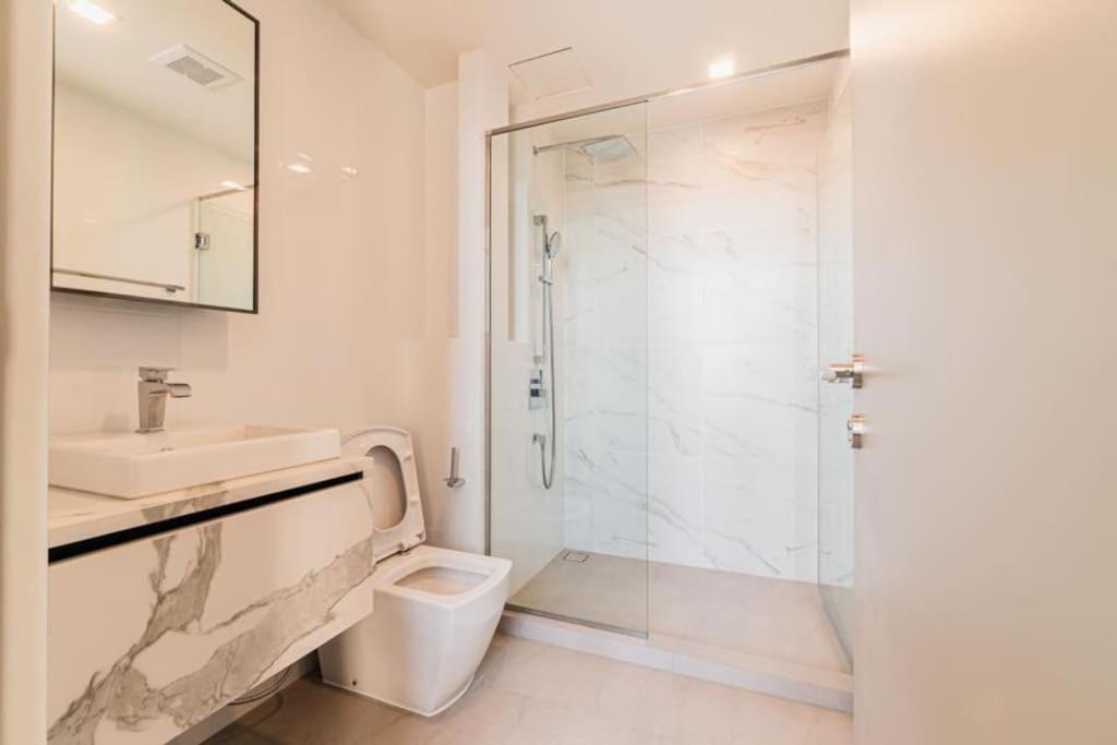 Luxury 29 Floor Pool Sky View King Bed Coworking Bts *