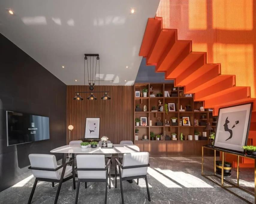 Luxury 29 Floor Pool Sky View King Bed Coworking Bts Pangsapuri
